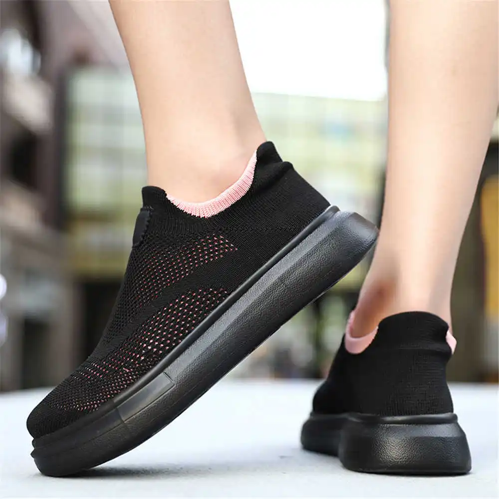 Women Fashion Brand Name Ideas - Calze con plateau scarpe marroni per
