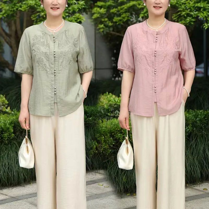 Women Fashion Over 60 - Nuovo Completo Estivo Ricamato in Stile