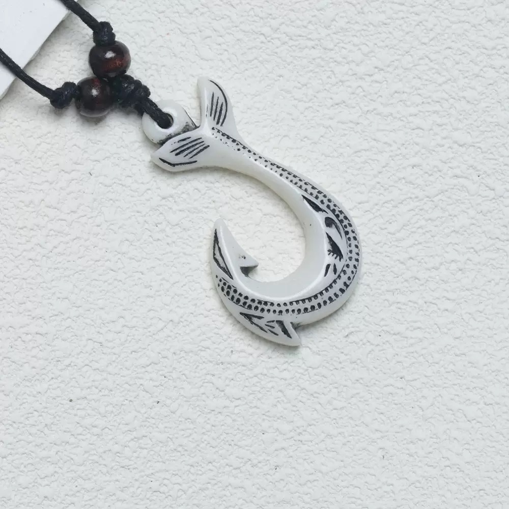 Collana con ciondolo a forma d - Women Fashion Nz recensione e prezzo