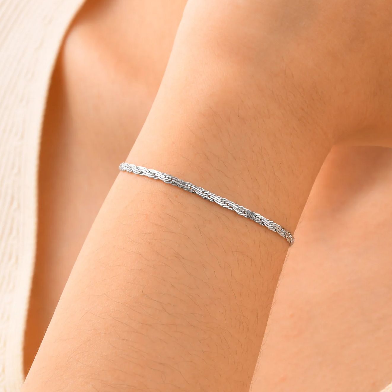 Braccialetti regolabili da 16- - Women'S Fashion Of The 1940S recensione e prezzo