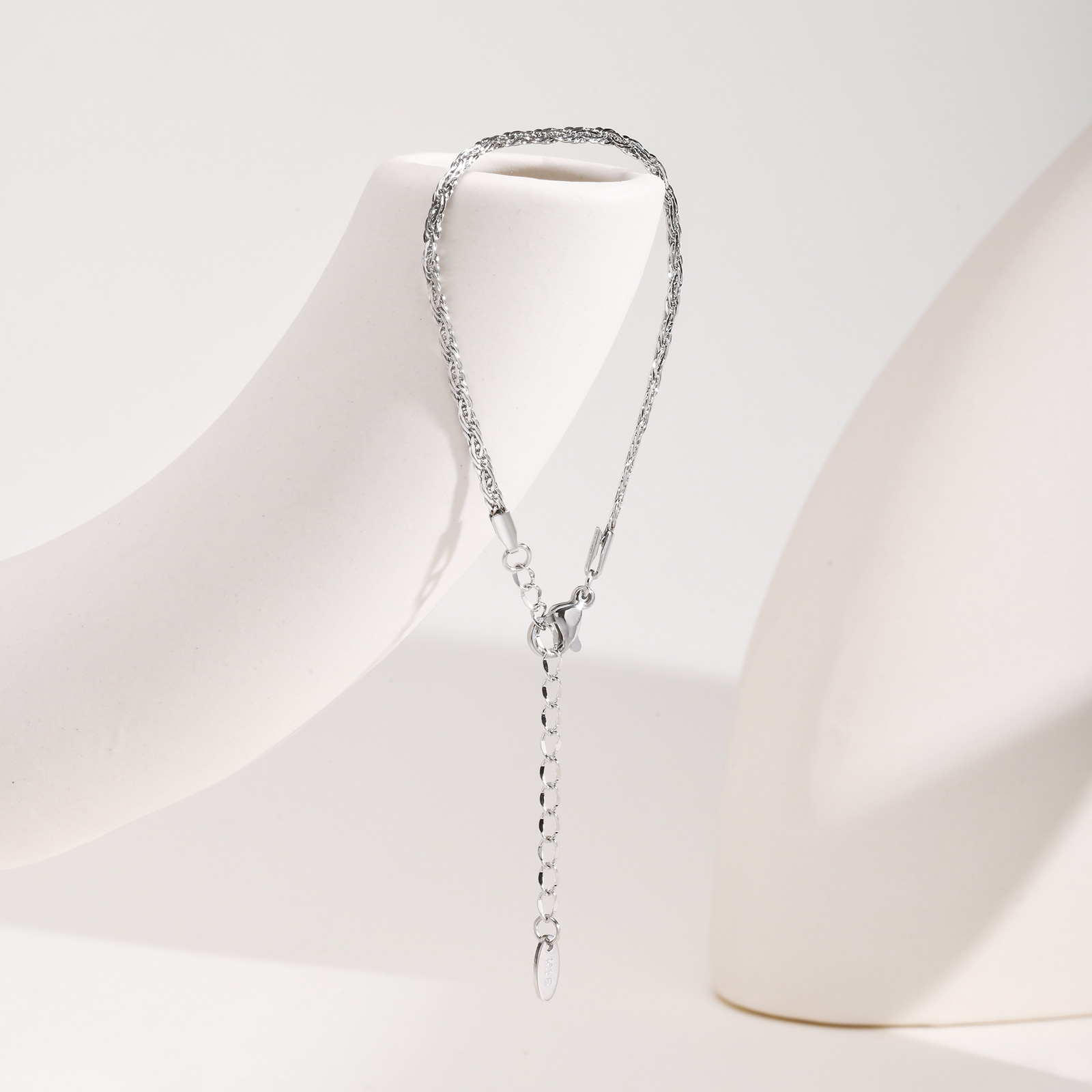 Braccialetti regolabili da 16- - Women'S Fashion Of The 1940S recensione e prezzo